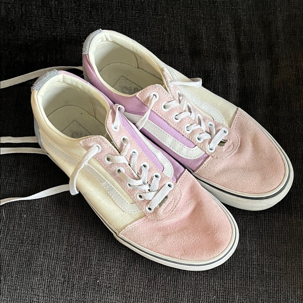 Vans Women's Pink and White Sneakers - Size 9